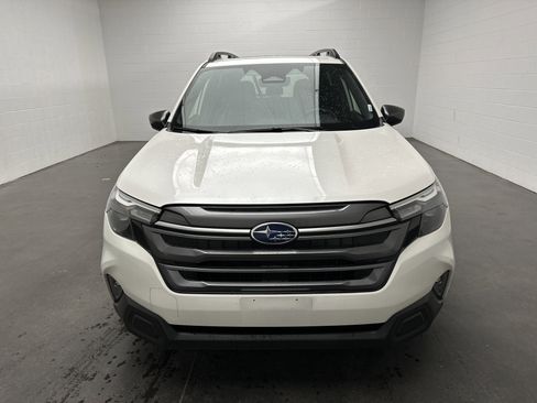 Used 2025 Subaru Forester Premium w/ Convenience Package #1 image 3