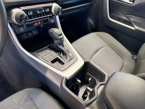 Used 2025 Toyota RAV4 XLE image 41