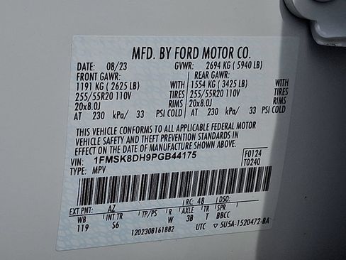 Used 2023 Ford Explorer XLT w/ Equipment Group 202A AWD/4WD image 26