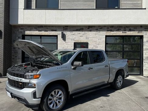 Used 2019 Chevrolet Silverado 1500 Custom w/ Custom Value Package AWD/4WD image 22
