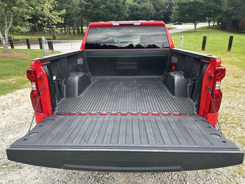 Used 2025 Chevrolet Silverado 1500 LT AWD/4WD image 18