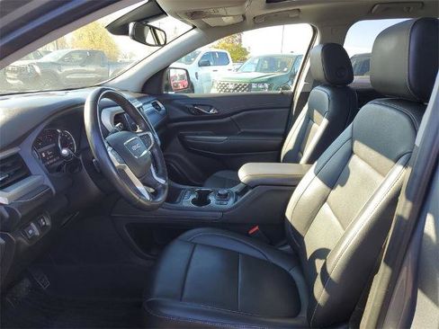 Used 2022 GMC Acadia SLT w/ Elevation Edition image 5