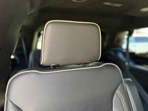 Used 2021 Chevrolet Tahoe Premier AWD/4WD image 14