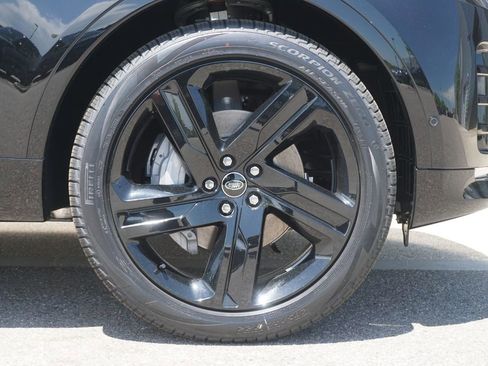 New 2025 Land Rover Discovery Dynamic SE image 33