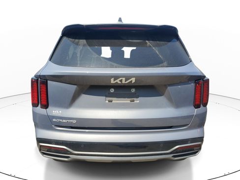 Used 2023 Kia Sorento S w/ Panoramic Sunroof Package image 5
