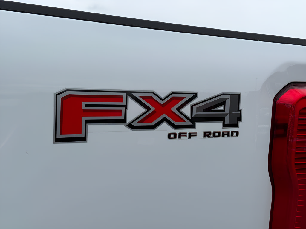 Used 2025 Ford F250 XL w/ FX4 Off-Road Package AWD/4WD image 16