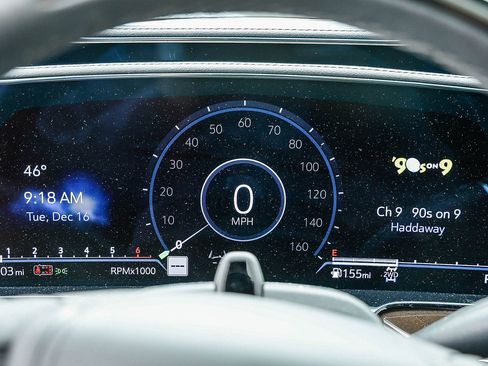 Used 2024 Cadillac Escalade ESV Sport Platinum image 6