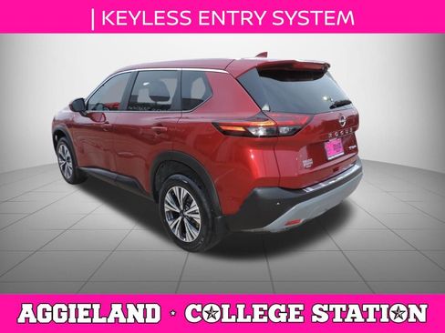 Used 2023 Nissan Rogue SV AWD/4WD image 6