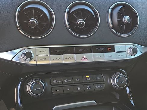 Used 2019 Kia Stinger w/ Sun & Sound Package image 23