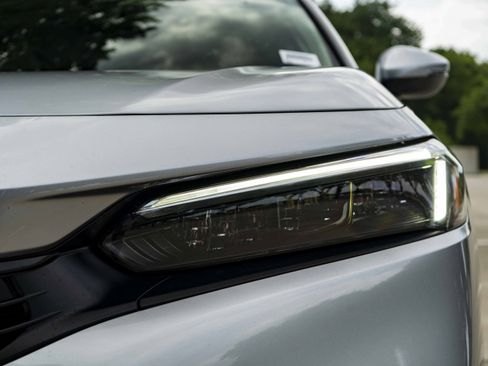 Used 2024 Honda Civic Touring image 11