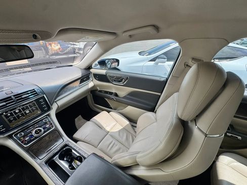 Used 2017 Lincoln Continental Reserve w/ Technology Package FWD image 27