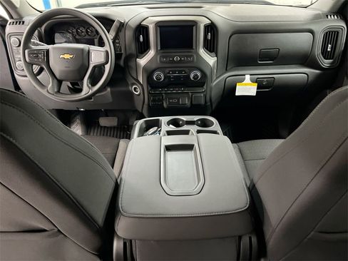 Used 2024 Chevrolet Silverado 1500 Custom image 10