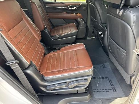 Used 2023 GMC Yukon Denali Ultimate AWD/4WD image 17