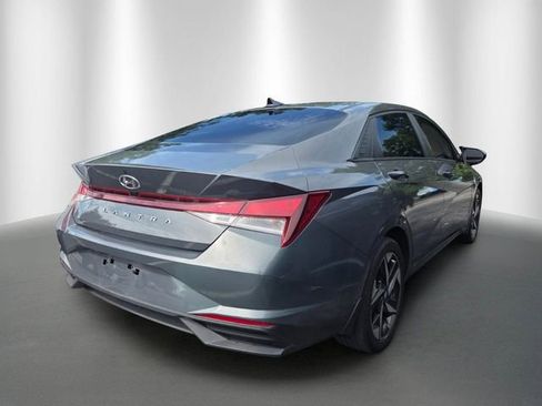 Used 2023 Hyundai Elantra SEL w/ Convenience Package FWD image 4