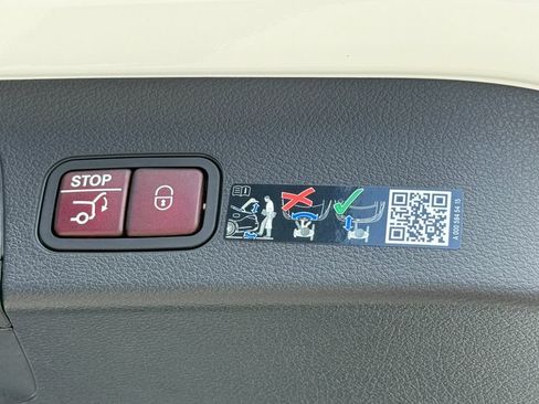 Used 2025 Mercedes-Benz GLS 450 4MATIC image 43