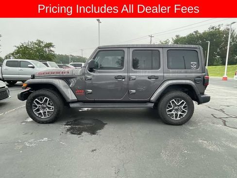 Used 2025 Jeep Wrangler Unlimited Sahara w/ Safety Group AWD/4WD image 6