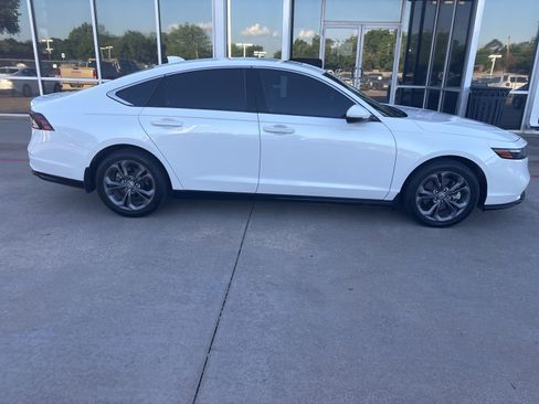 Used 2023 Honda Accord EX-L image 3