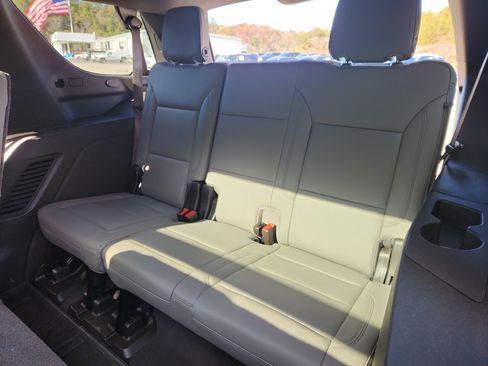 Used 2021 Chevrolet Tahoe Z71 w/ Z71 Signature Package image 39