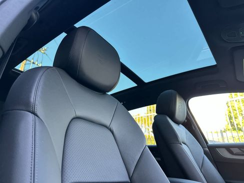 Certified 2025 Porsche Cayenne image 18