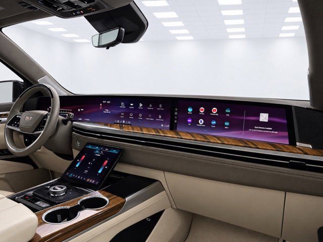 Used 2025 Cadillac Escalade Sport Platinum w/ LPO, Floor Liner Package AWD/4WD image 31