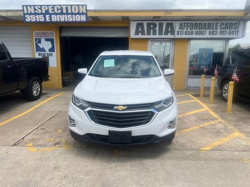 Used 2021 Chevrolet Equinox LT FWD image 2