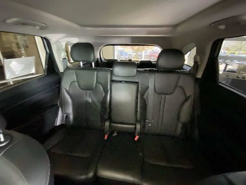 Used 2022 Kia Sorento S w/ Panoramic Sunroof Package AWD/4WD image 34