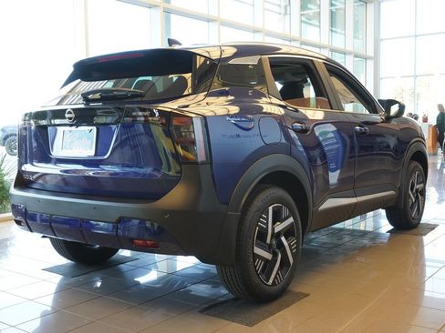 Used 2025 Nissan Kicks SV w/ SV Premium Package image 3