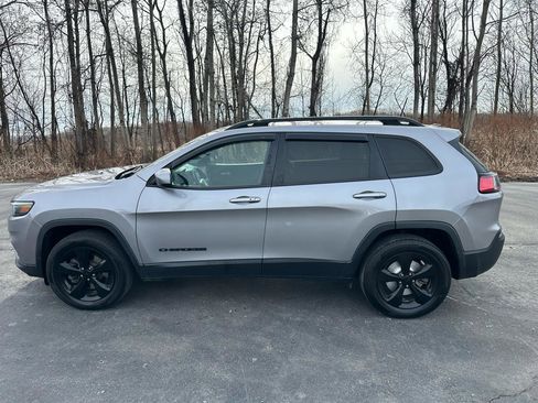 Used 2020 Jeep Cherokee Latitude Plus image 8