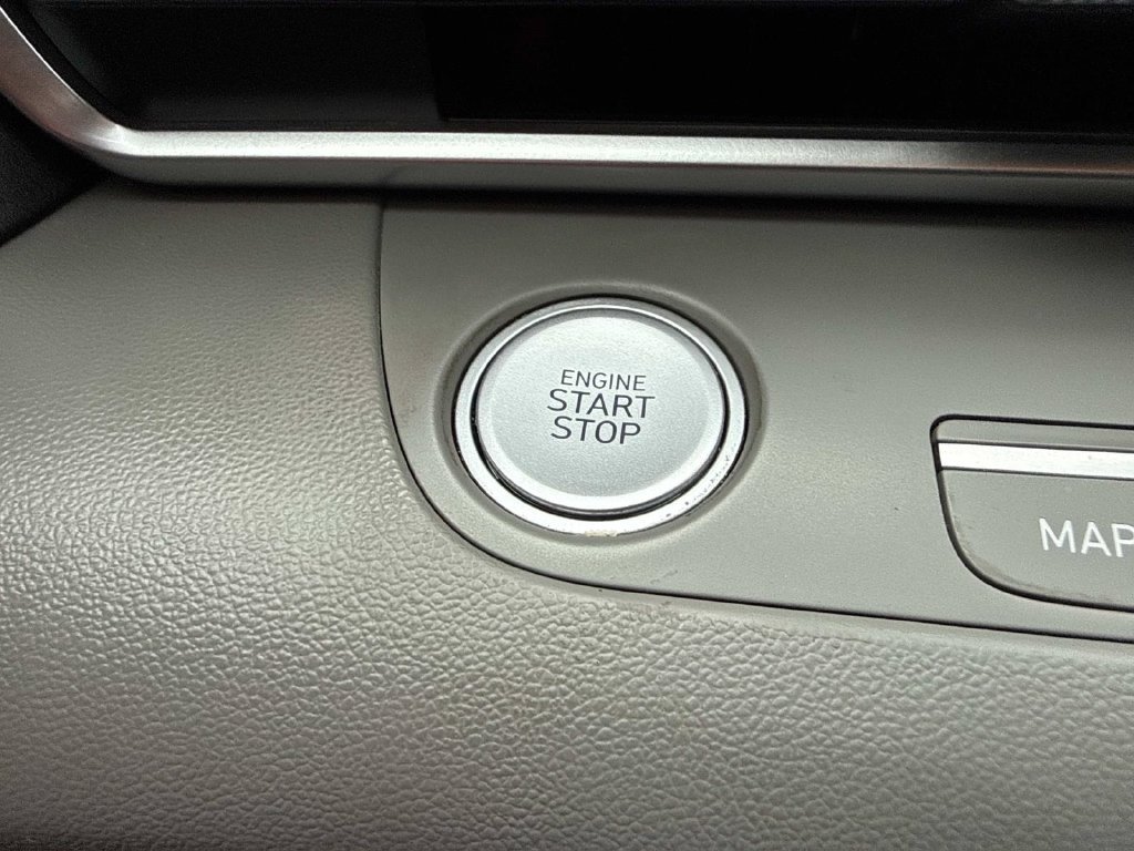 Used 2023 Hyundai Elantra SEL w/ Convenience Package FWD image 32