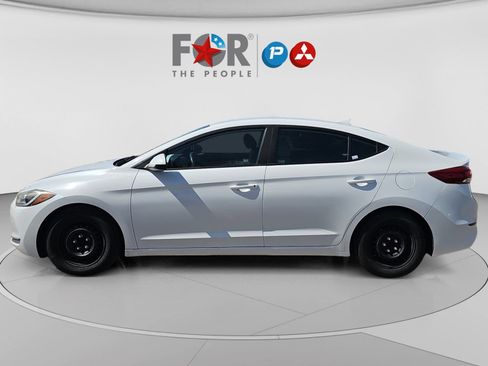 Used 2017 Hyundai Elantra SE FWD image 23