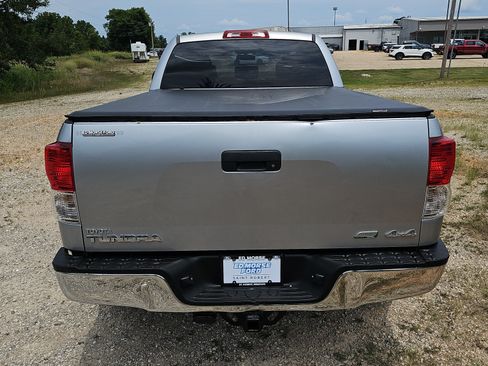Used 2011 Toyota Tundra 4x4 Double Cab w/ Tow Pkg image 5