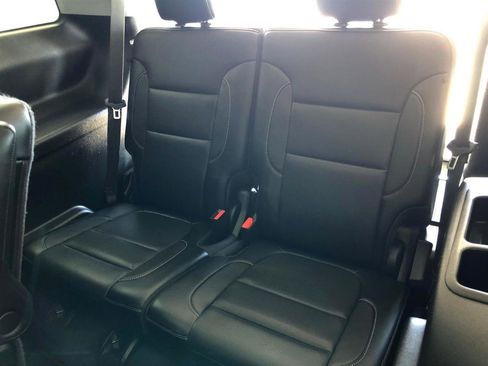 Used 2020 GMC Acadia SLT w/ Driver Alert Package II image 9