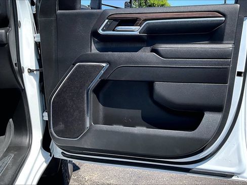 Used 2024 Chevrolet Silverado 2500 LT AWD/4WD image 18
