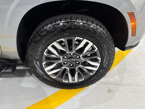 Certified 2025 Chevrolet Tahoe Z71 AWD/4WD image 42