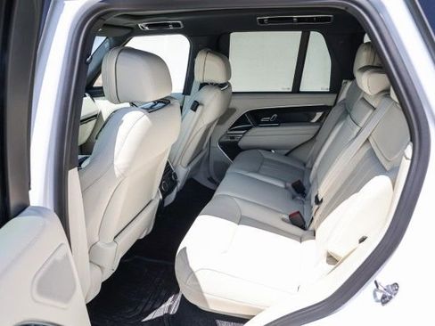 New 2025 Land Rover Range Rover SE image 19