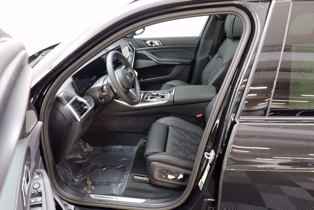 New 2026 BMW X5 xDrive50e w/ M Sport Package AWD/4WD image 6