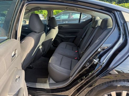 Used 2025 Nissan Altima 2.5 SV FWD image 25