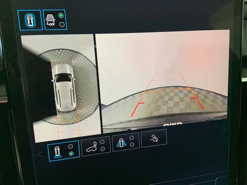 Used 2025 GMC Acadia Elevation image 11