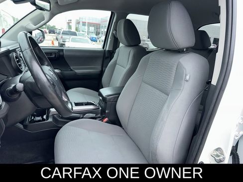 Used 2019 Toyota Tacoma SR5 AWD/4WD image 13