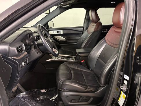 Used 2022 Ford Explorer Platinum w/ Equipment Group 601A image 16