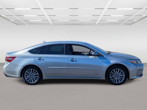 Used 2016 Toyota Avalon Limited image 6