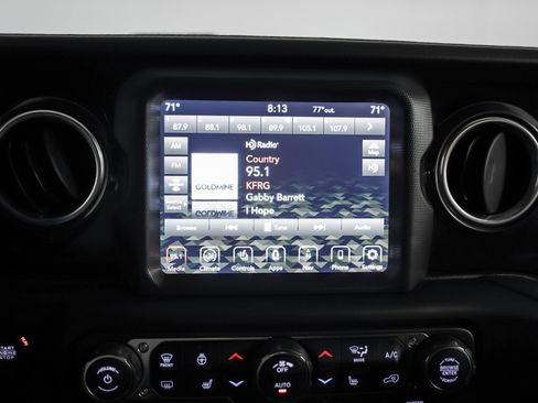 Used 2019 Jeep Wrangler Unlimited Sahara image 21