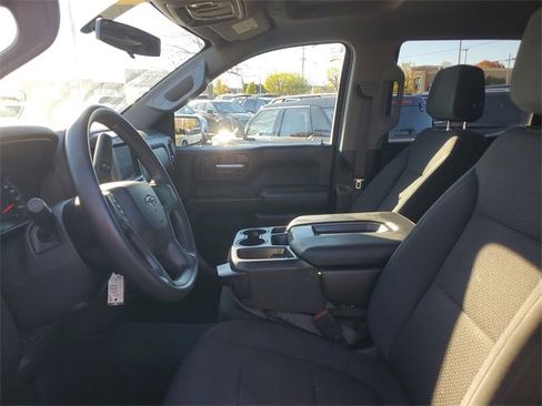 Used 2021 Chevrolet Silverado 1500 Custom Trail Boss w/ LPO, Dark Essentials Package image 17