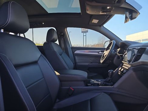 Used 2021 Volkswagen Atlas Cross Sport SEL image 14