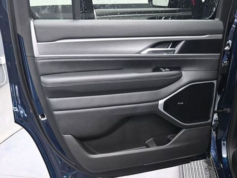 New 2026 Jeep Grand Wagoneer Limited AWD/4WD image 9