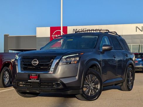 Certified 2022 Nissan Pathfinder SV image 2