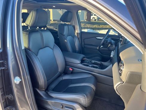 Used 2024 Honda Pilot Touring image 22