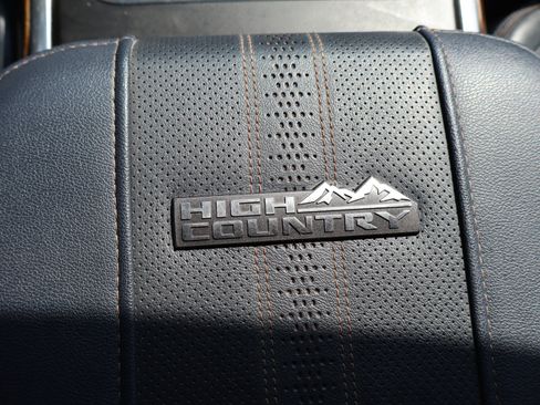 Used 2024 Chevrolet Silverado 3500 High Country w/ Technology Package AWD/4WD image 34