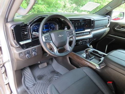 Certified 2023 Chevrolet Silverado 1500 RST AWD/4WD image 26