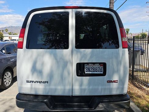 Used 2007 GMC Savana 3500 Extended Passenger w/ LT Preferred Equipment Group RWD image 3